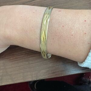 Elegant Gold Bangle Bracelet